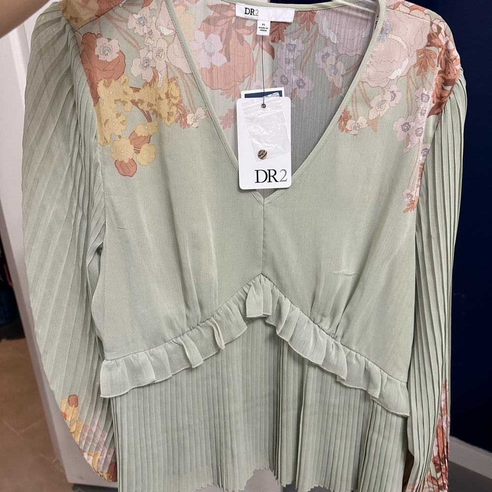 DR2 Women's Floral Green Top